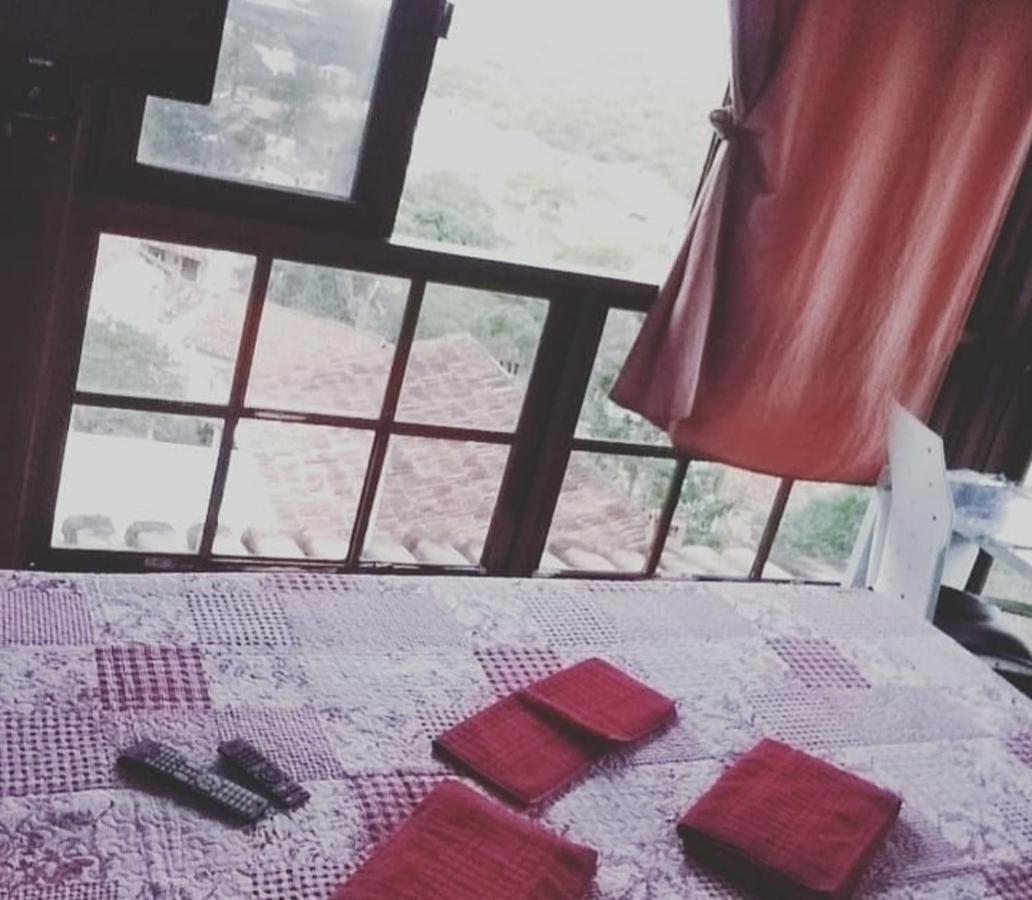 Hospedaria Divina Adega Guest House Кабо Фрио Екстериор снимка