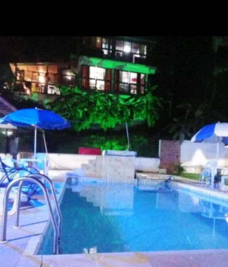 Hospedaria Divina Adega Guest House Кабо Фрио Екстериор снимка