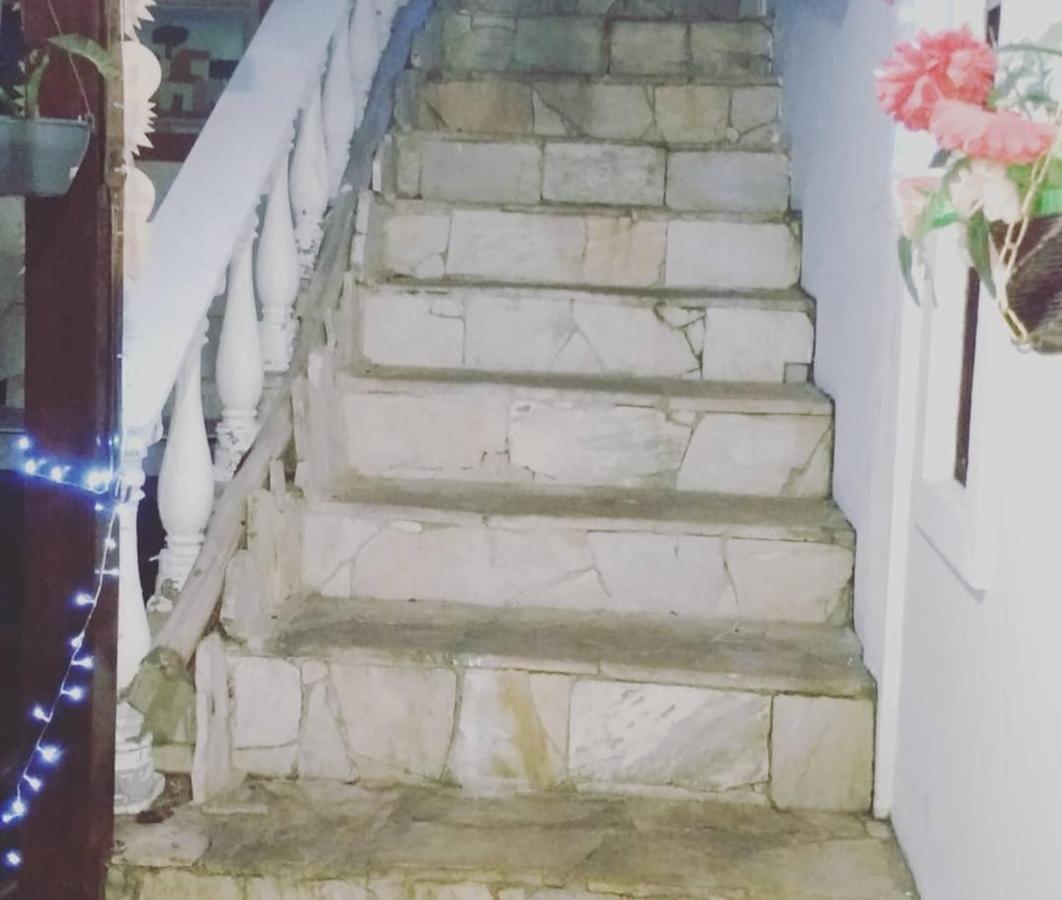 Hospedaria Divina Adega Guest House Кабо Фрио Екстериор снимка